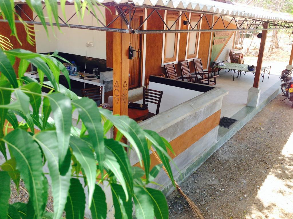 The Summer Corridor - Kataragama Habitación foto